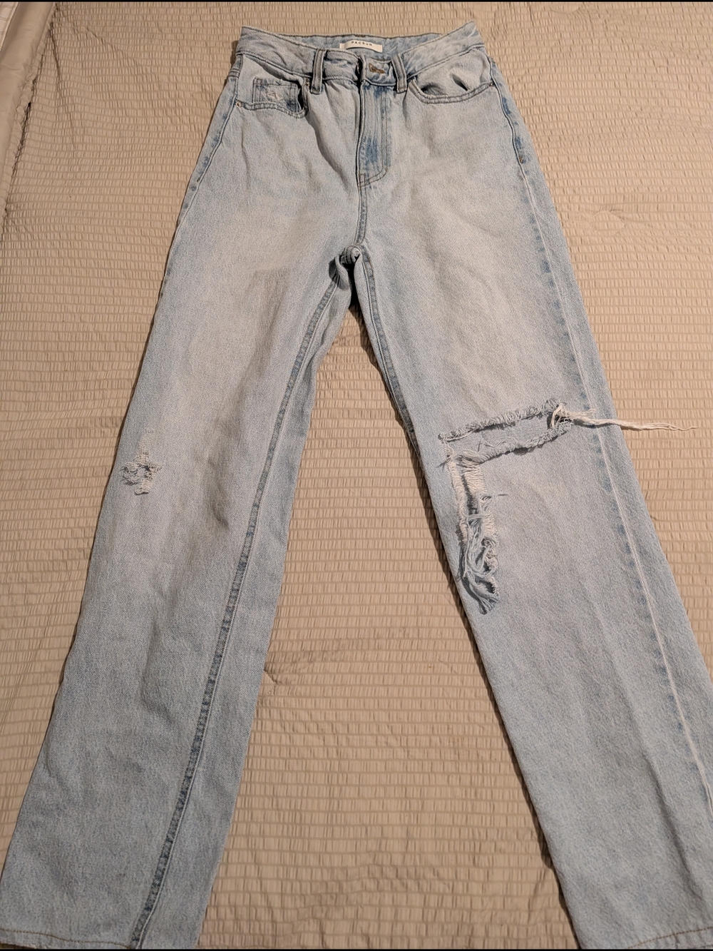 PacSun Light Wash Distressed 90s Boyfriend Jeans